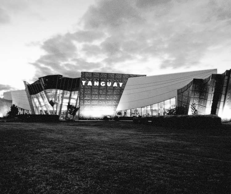 Premier magasin de Tanguay et Brault et Martineau