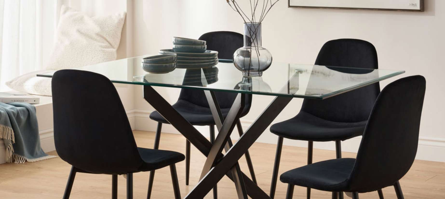 ensemble de table et chaises de cuisine
