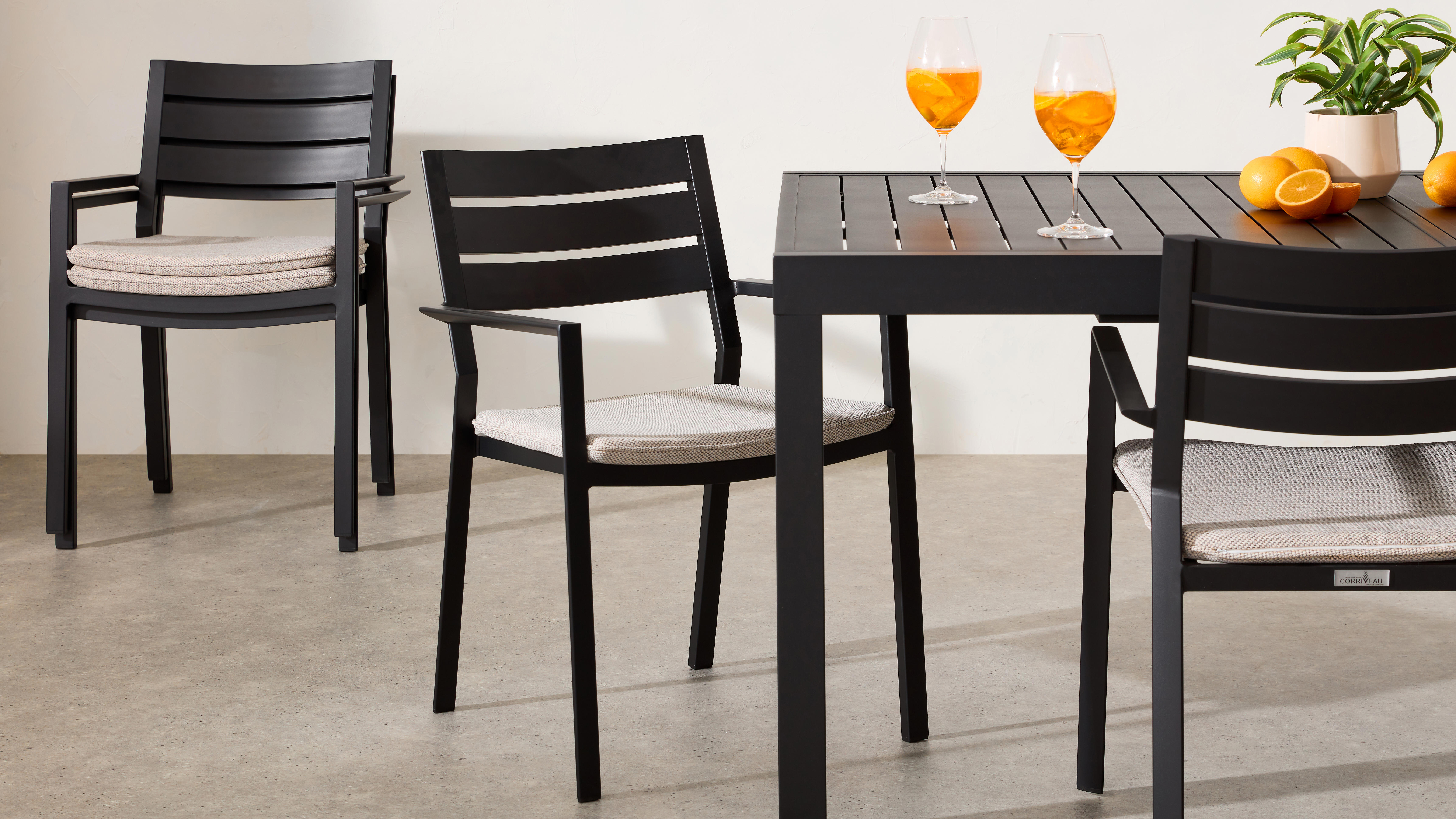 Ristorante Collection Outdoor Dining Table (1 Extension 36