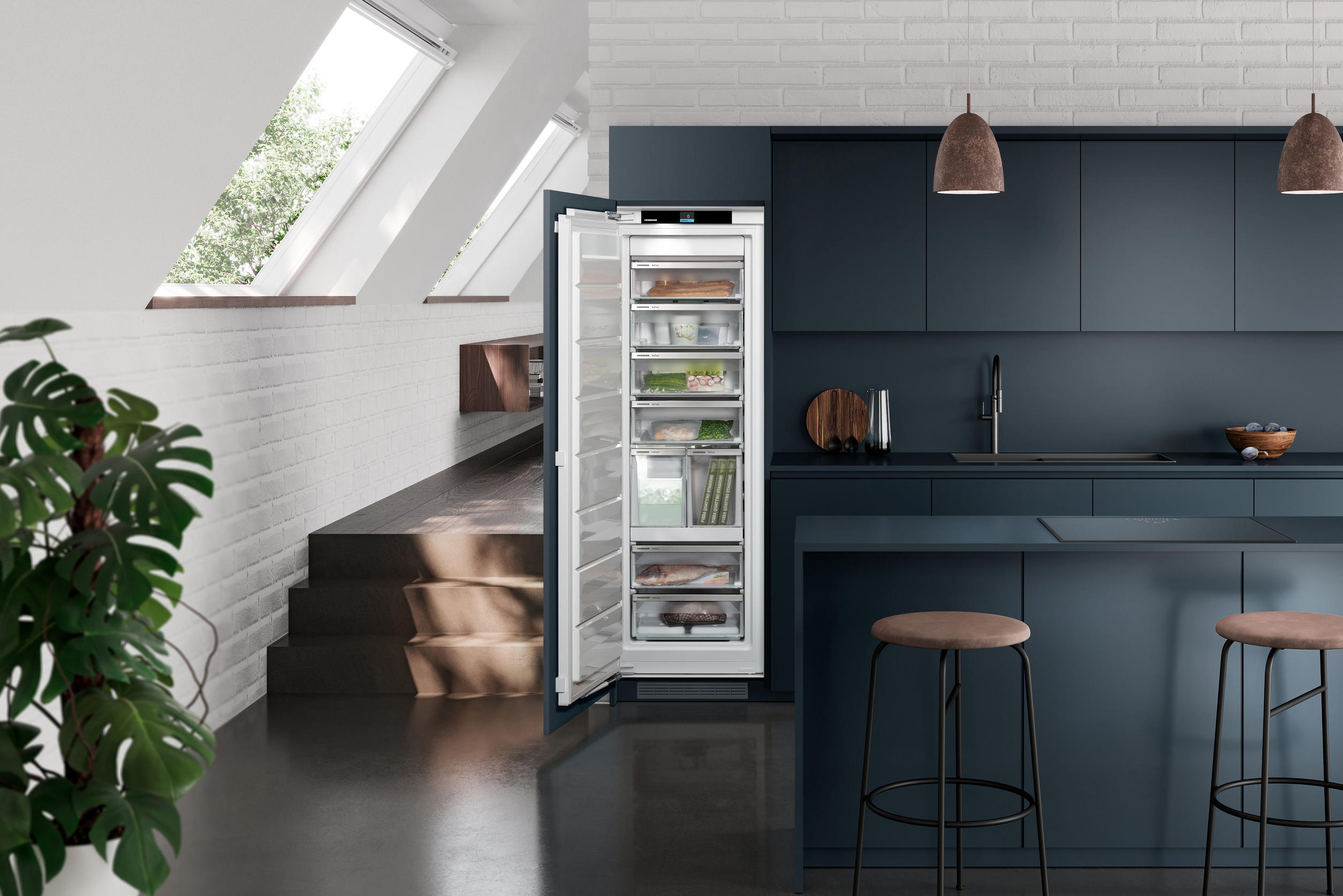flan928ページ 7.5 cu. ft. Built-In Panel Ready Freezer with NoFrost and IceTower