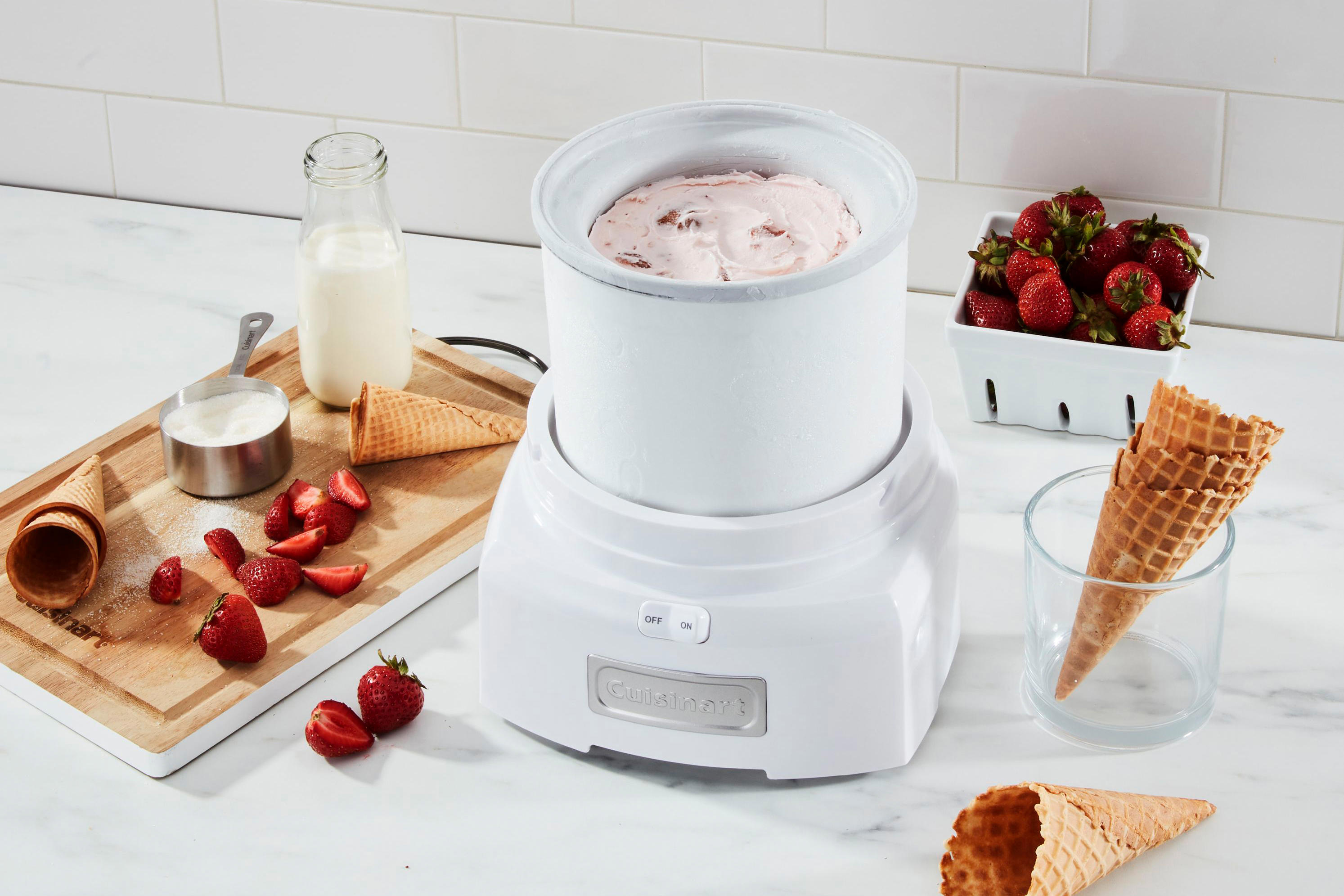 Automatic Frozen Yogurt-Ice Cream and Sorbet Maker 1.5 L Cuisinart ICE-21C | Tanguay