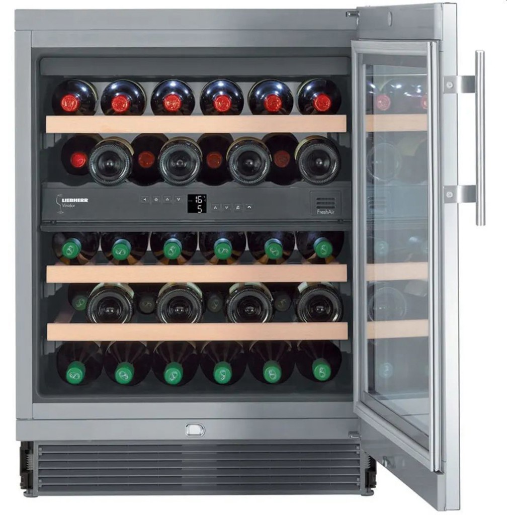 Wine cabinet with 34 bottle capacity