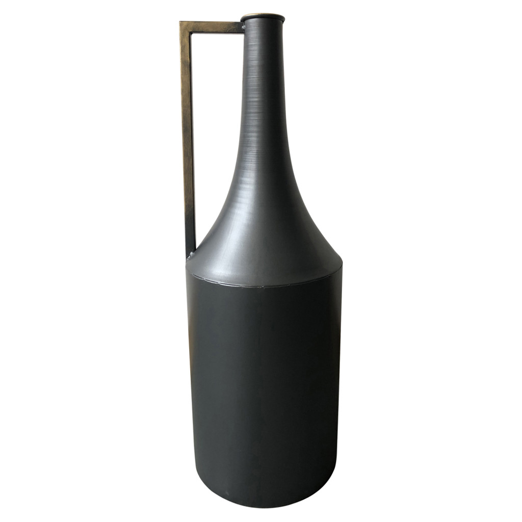 Vase de métal noir