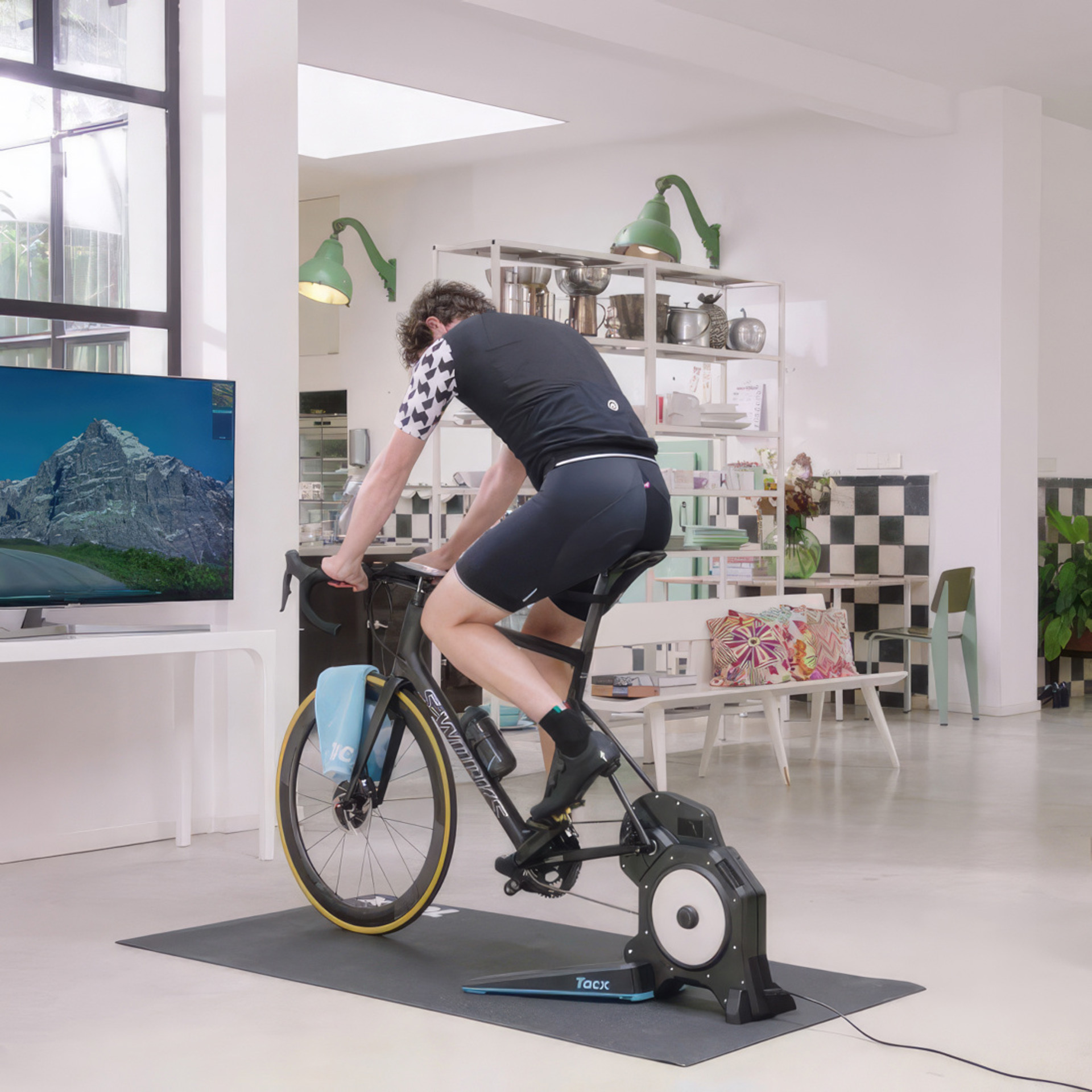 Garmin Tacx FLUX 2 Smart Train Garmin T2980.60 | Tanguay