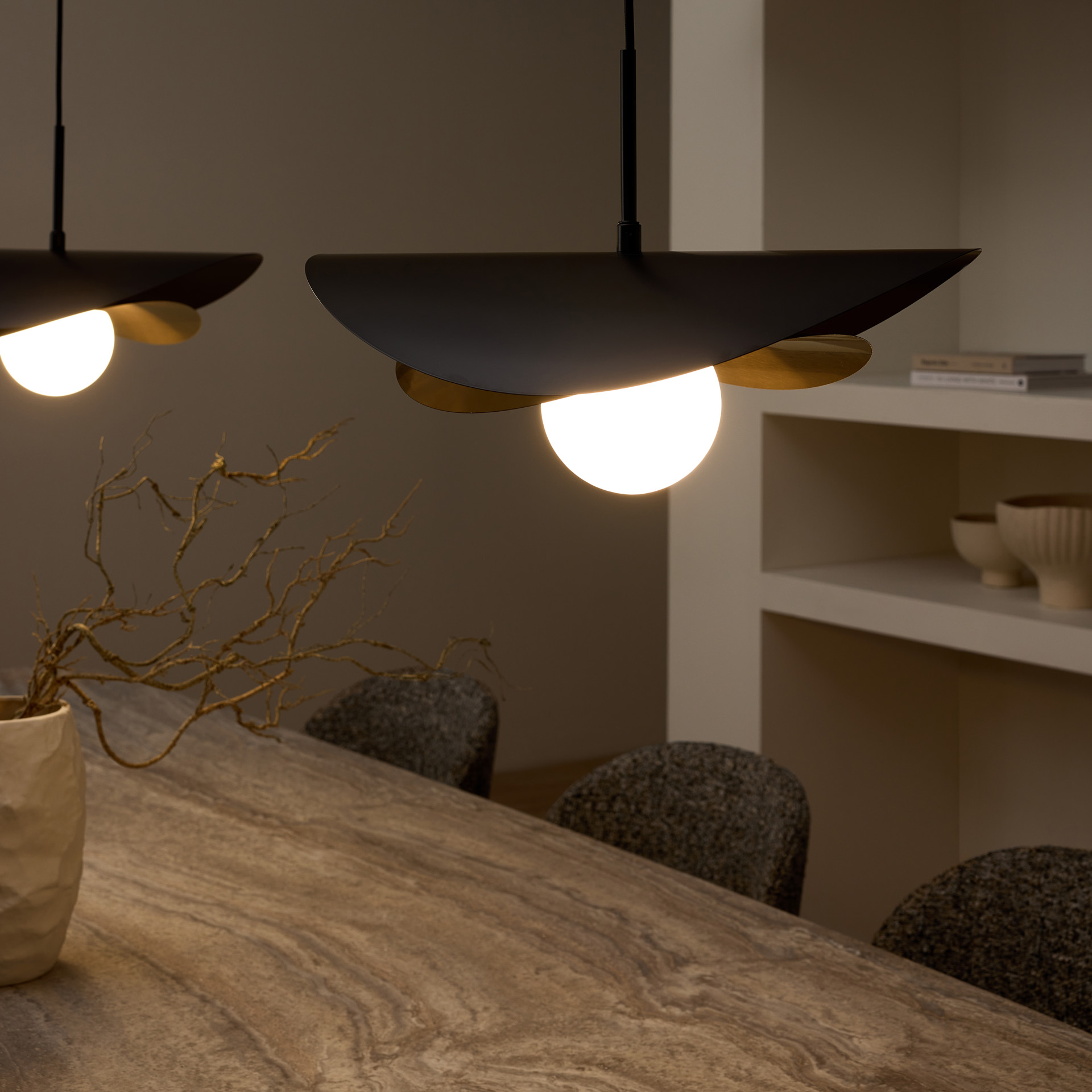 チンバウ  CONTEMPORANEA Paven Pendant Light Collection privée | Tanguay
