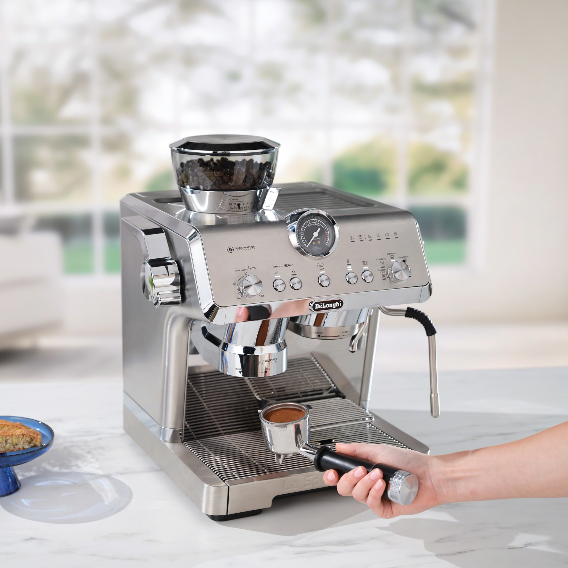 The Specialista Opera Espresso Machine with exclusive Espresso