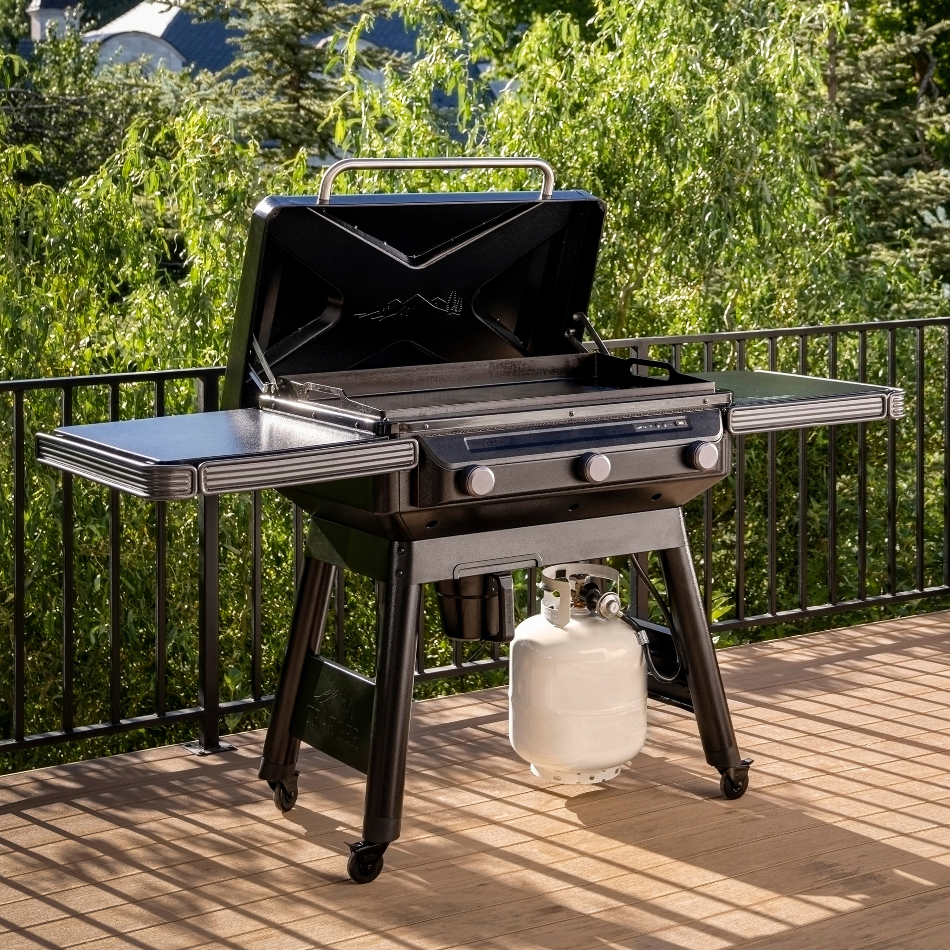 Flatrock™ 3-zone Flat Top Grill Traeger Grills TF3CN59AN