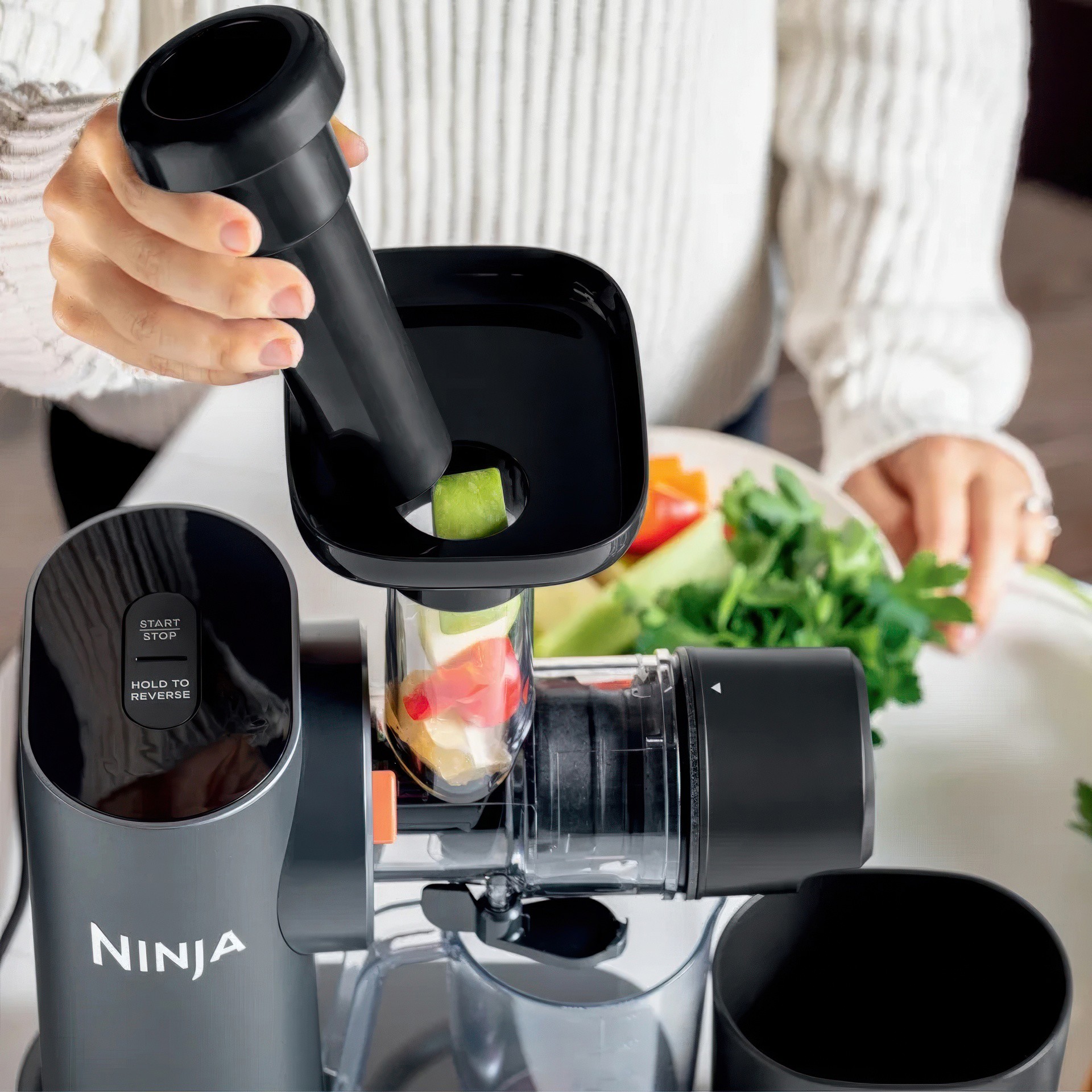 Ninja® Neverclog™ Cold Press Juicer Shark Ninja JC151C | Tanguay