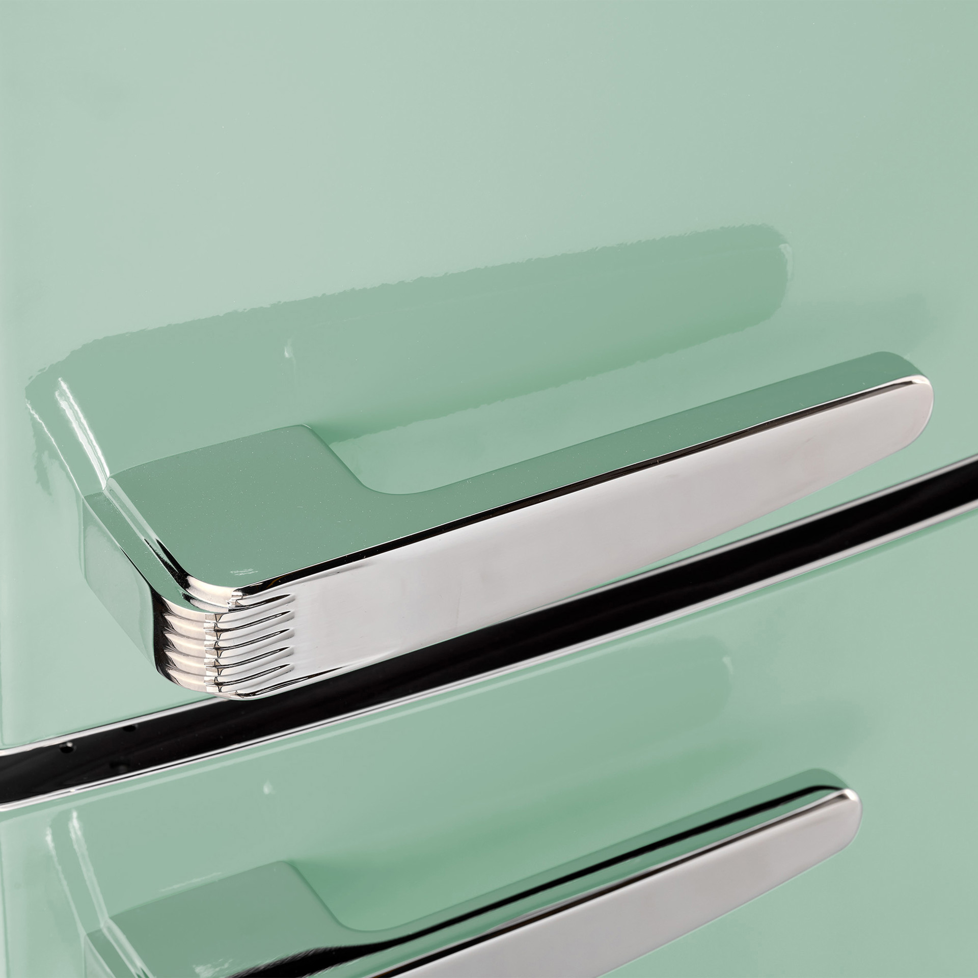 16.7 cu. ft. Retro-style Bottom Freezer Refrigerator Unique