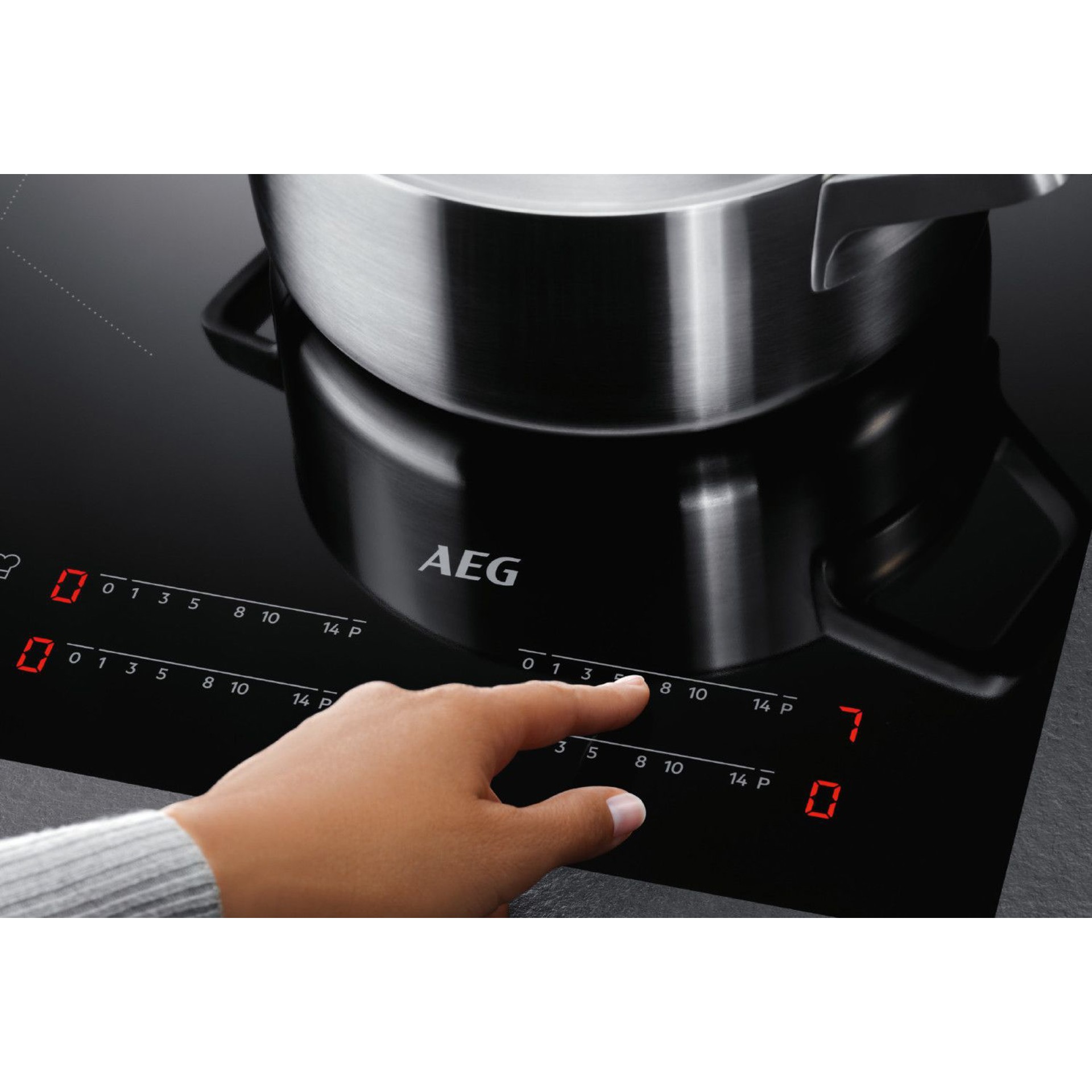 30" Induction Cooktop Aeg IKB84431XB Tanguay