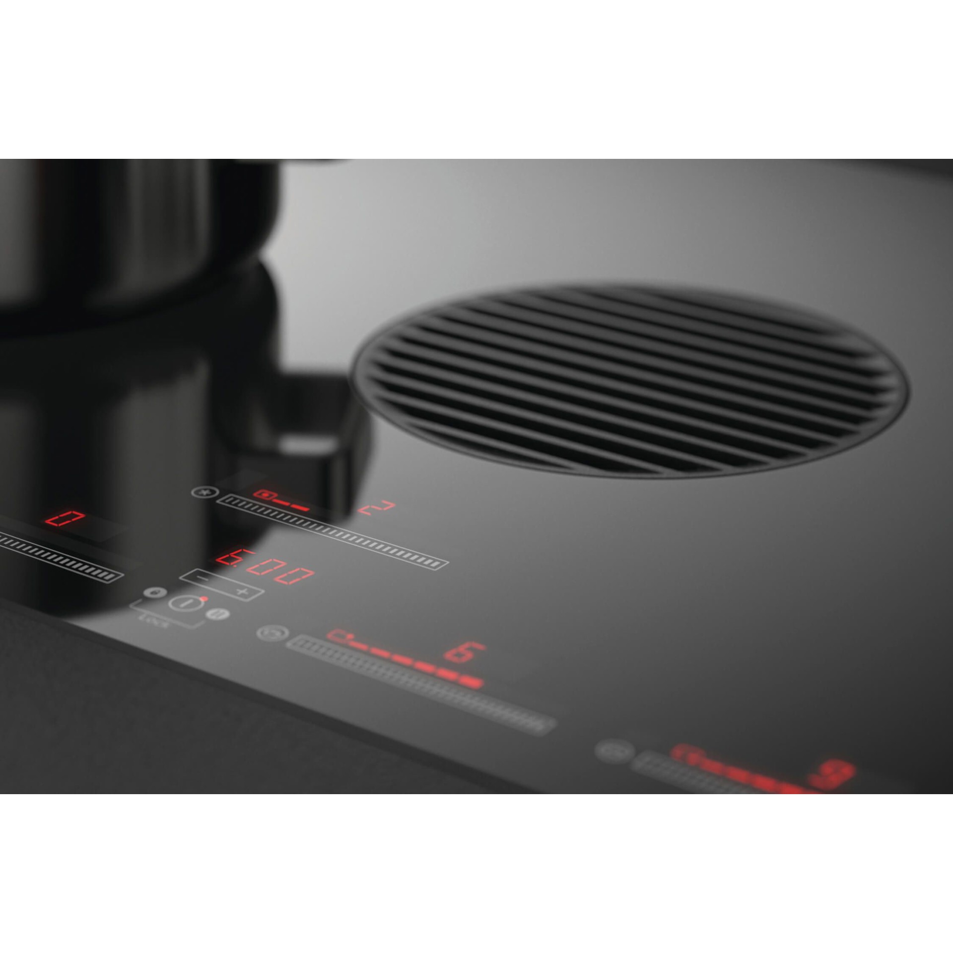 Plaque de cuisson à induction avec ventilation intégrée 36 po Fisher